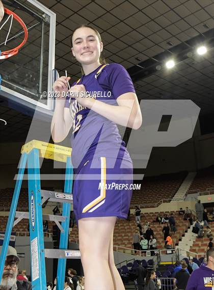 Thumbnail 1 in Sunrise Mountain vs Canyon View (AIA 5A Final Awards) photogallery.