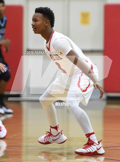 Thumbnail 3 in Riverside Academy vs South Plaquemines (Country Day Cajun Holiday Classic) photogallery.