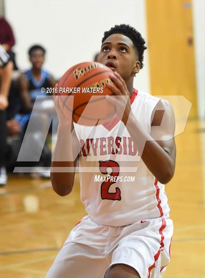 Thumbnail 3 in Riverside Academy vs South Plaquemines (Country Day Cajun Holiday Classic) photogallery.
