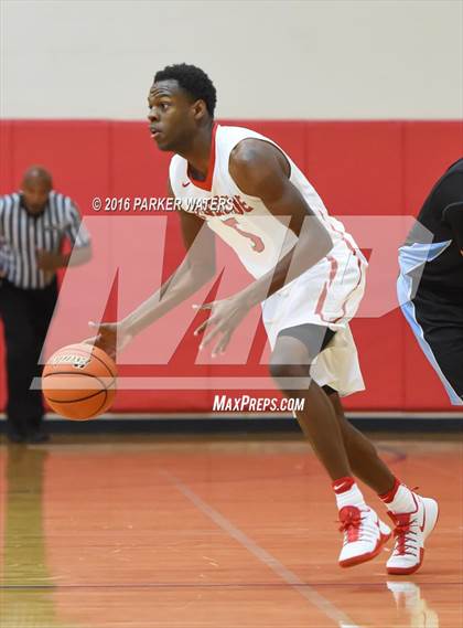 Thumbnail 2 in Riverside Academy vs South Plaquemines (Country Day Cajun Holiday Classic) photogallery.