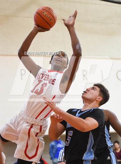 Thumbnail 2 in Riverside Academy vs South Plaquemines (Country Day Cajun Holiday Classic) photogallery.