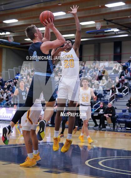 Thumbnail 3 in O'Dea vs Gig Harbor (WIAA 3A Regional Playoff) photogallery.