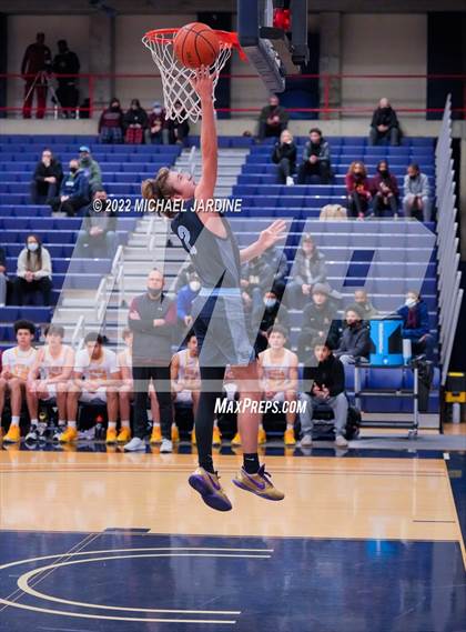 Thumbnail 3 in O'Dea vs Gig Harbor (WIAA 3A Regional Playoff) photogallery.