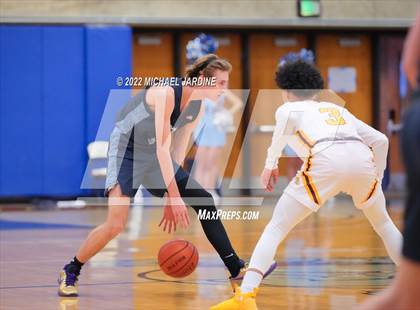 Thumbnail 3 in O'Dea vs Gig Harbor (WIAA 3A Regional Playoff) photogallery.