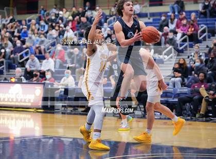 Thumbnail 2 in O'Dea vs Gig Harbor (WIAA 3A Regional Playoff) photogallery.