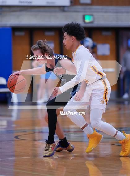 Thumbnail 3 in O'Dea vs Gig Harbor (WIAA 3A Regional Playoff) photogallery.
