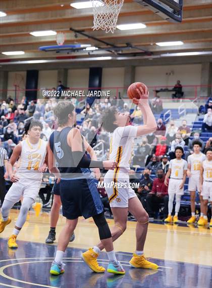 Thumbnail 2 in O'Dea vs Gig Harbor (WIAA 3A Regional Playoff) photogallery.