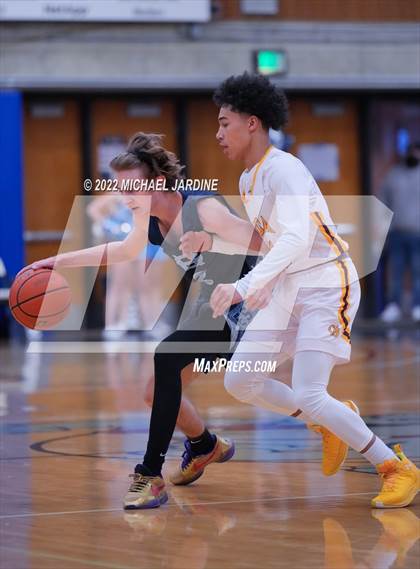 Thumbnail 2 in O'Dea vs Gig Harbor (WIAA 3A Regional Playoff) photogallery.