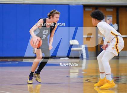 Thumbnail 2 in O'Dea vs Gig Harbor (WIAA 3A Regional Playoff) photogallery.