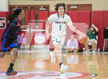 Thumbnail 2 in Highland vs. Centennial (Hoophall West Tournament) photogallery.