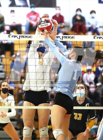 Thumbnail 3 in Hillsdale @ Oak Ridge (CIF State D1 NorCal Regional Final) photogallery.