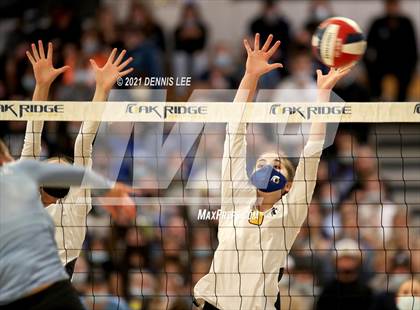 Thumbnail 3 in Hillsdale @ Oak Ridge (CIF State D1 NorCal Regional Final) photogallery.