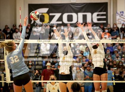 Thumbnail 1 in Hillsdale @ Oak Ridge (CIF State D1 NorCal Regional Final) photogallery.