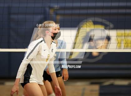 Thumbnail 3 in Hillsdale @ Oak Ridge (CIF State D1 NorCal Regional Final) photogallery.