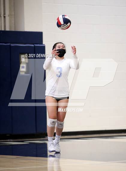 Thumbnail 2 in Hillsdale @ Oak Ridge (CIF State D1 NorCal Regional Final) photogallery.
