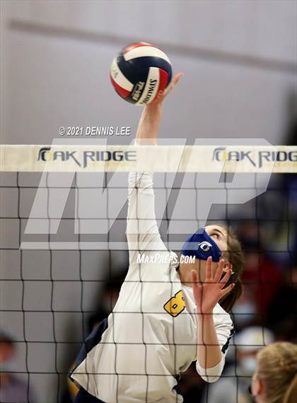Thumbnail 1 in Hillsdale @ Oak Ridge (CIF State D1 NorCal Regional Final) photogallery.