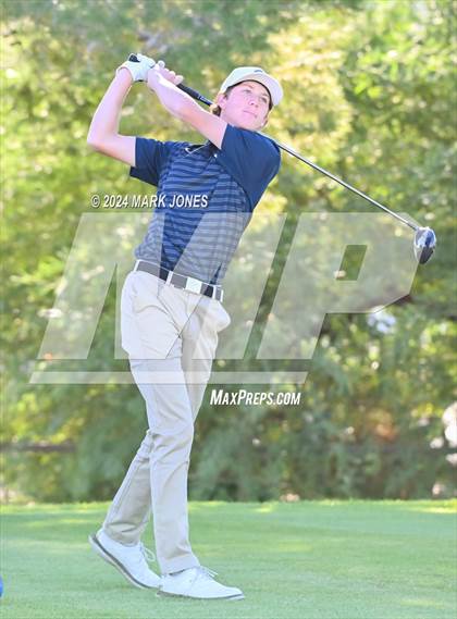 Thumbnail 2 in AIA Division I Finals photogallery.