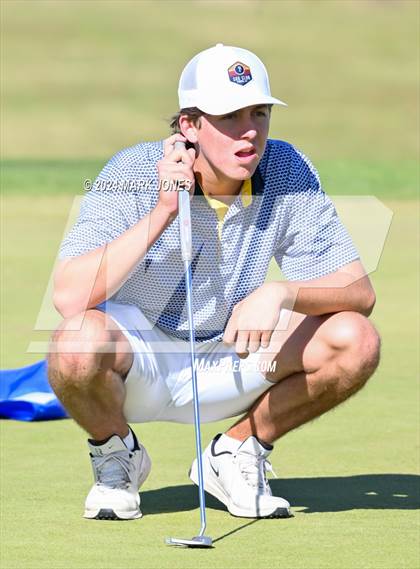Thumbnail 2 in AIA Division I Finals photogallery.