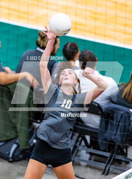 Thumbnail 2 in Farmington vs. Davis (UHSAA 6A Consolation Round) photogallery.