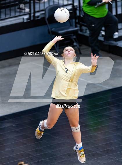 Thumbnail 2 in Farmington vs. Davis (UHSAA 6A Consolation Round) photogallery.