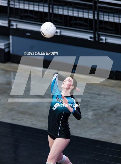 Thumbnail 3 in Farmington vs. Davis (UHSAA 6A Consolation Round) photogallery.