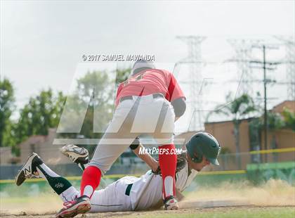 Thumbnail 3 in Taft vs Granada Hills Charter photogallery.