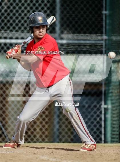 Thumbnail 2 in Taft vs Granada Hills Charter photogallery.