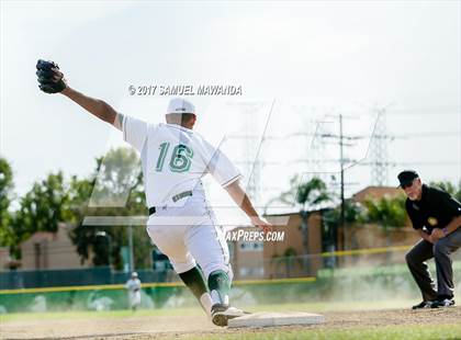 Thumbnail 2 in Taft vs Granada Hills Charter photogallery.