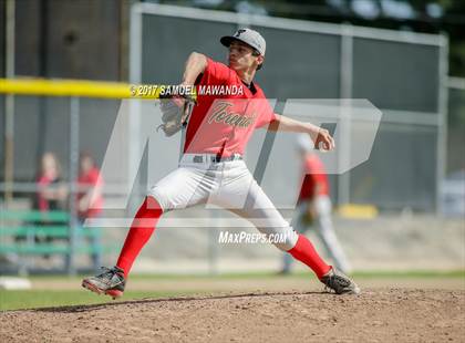 Thumbnail 2 in Taft vs Granada Hills Charter photogallery.