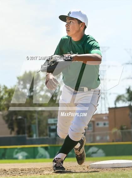 Thumbnail 2 in Taft vs Granada Hills Charter photogallery.