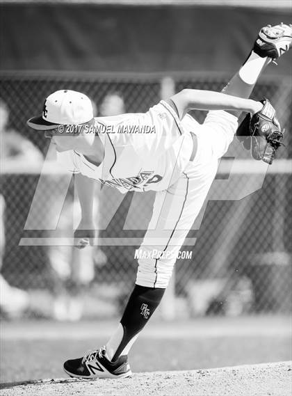 Thumbnail 3 in Taft vs Granada Hills Charter photogallery.
