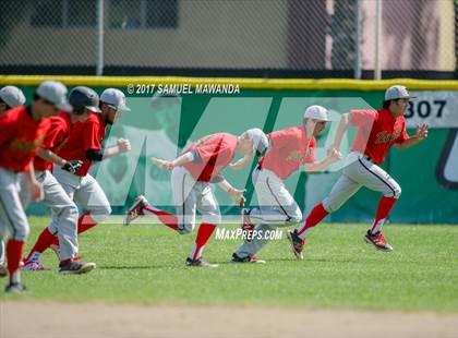 Thumbnail 2 in Taft vs Granada Hills Charter photogallery.