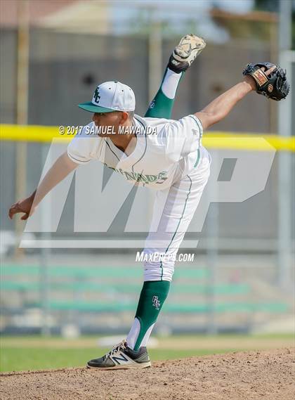 Thumbnail 2 in Taft vs Granada Hills Charter photogallery.