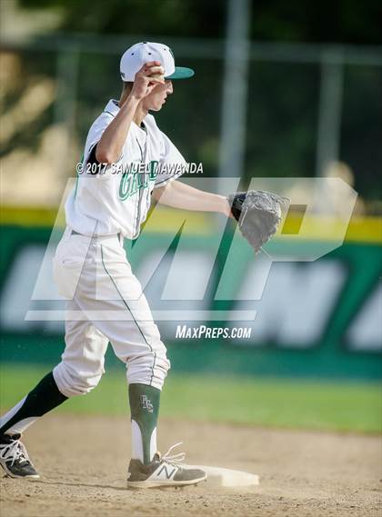 Thumbnail 3 in Taft vs Granada Hills Charter photogallery.
