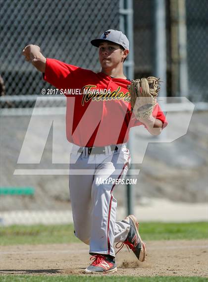 Thumbnail 2 in Taft vs Granada Hills Charter photogallery.