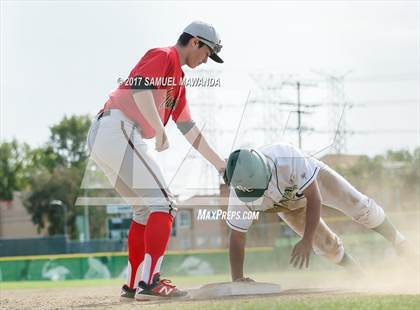 Thumbnail 2 in Taft vs Granada Hills Charter photogallery.