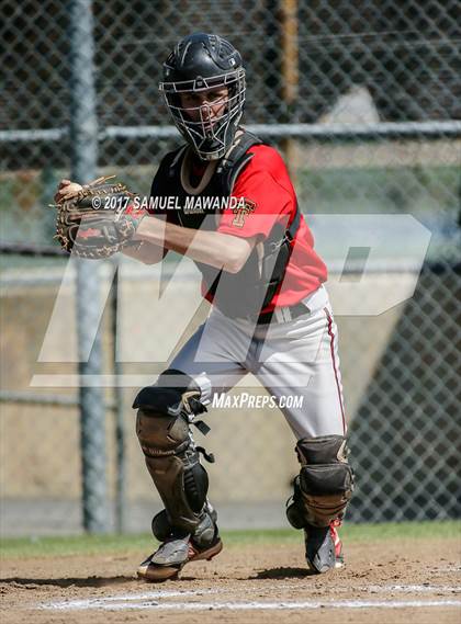 Thumbnail 2 in Taft vs Granada Hills Charter photogallery.