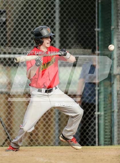Thumbnail 2 in Taft vs Granada Hills Charter photogallery.