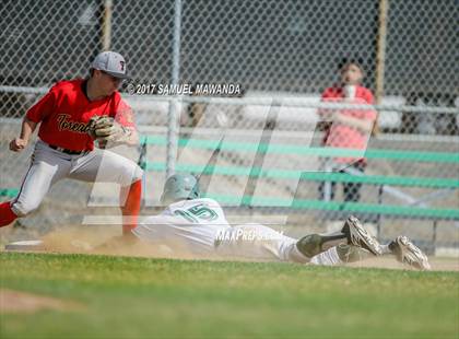 Thumbnail 3 in Taft vs Granada Hills Charter photogallery.