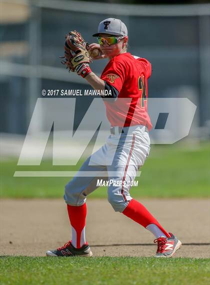 Thumbnail 3 in Taft vs Granada Hills Charter photogallery.