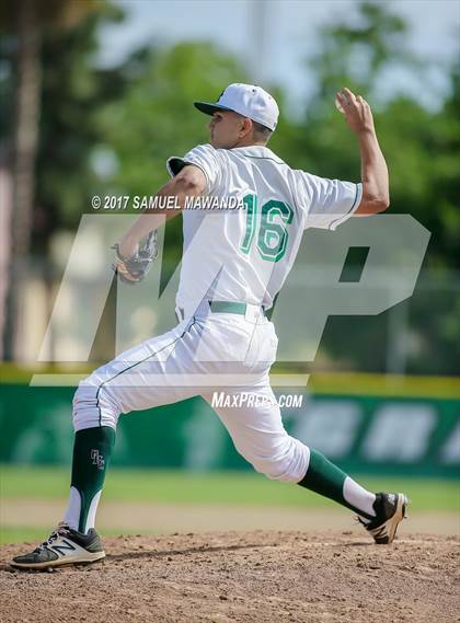 Thumbnail 2 in Taft vs Granada Hills Charter photogallery.