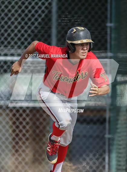 Thumbnail 2 in Taft vs Granada Hills Charter photogallery.