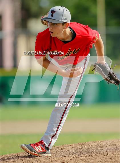 Thumbnail 2 in Taft vs Granada Hills Charter photogallery.