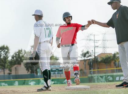 Thumbnail 3 in Taft vs Granada Hills Charter photogallery.