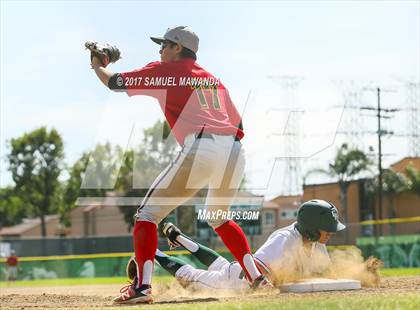 Thumbnail 2 in Taft vs Granada Hills Charter photogallery.