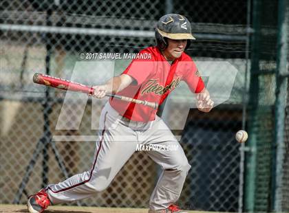 Thumbnail 3 in Taft vs Granada Hills Charter photogallery.
