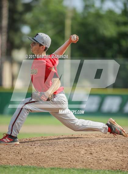 Thumbnail 2 in Taft vs Granada Hills Charter photogallery.