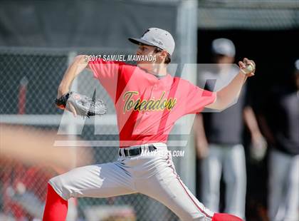Thumbnail 2 in Taft vs Granada Hills Charter photogallery.