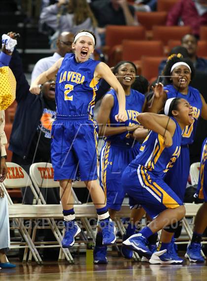 Thumbnail 2 in Argyle vs. La Vega (UIL 3A Final) photogallery.