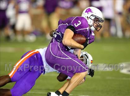 Thumbnail 3 in East St. Louis vs. Elder (Skyline Crosstown Showdown) photogallery.